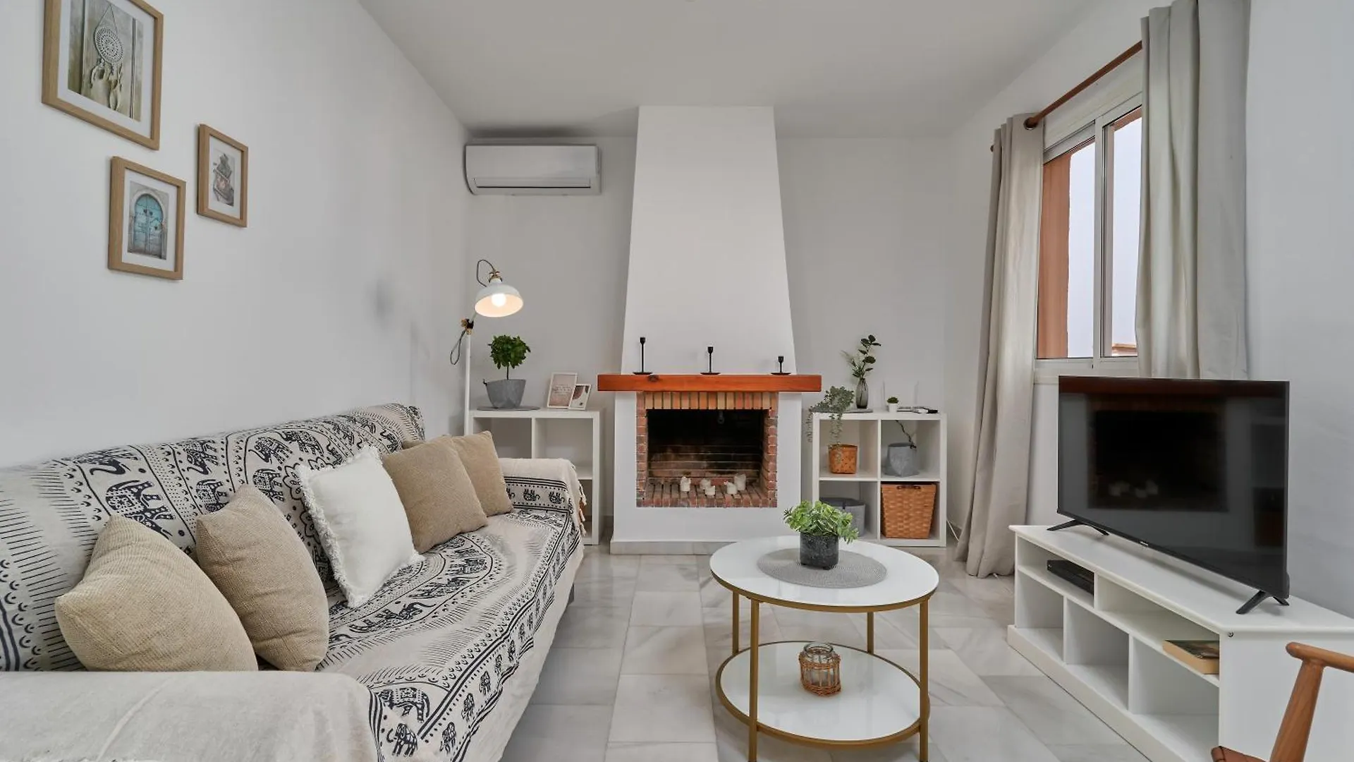 Nerja Atico Daire 0*,